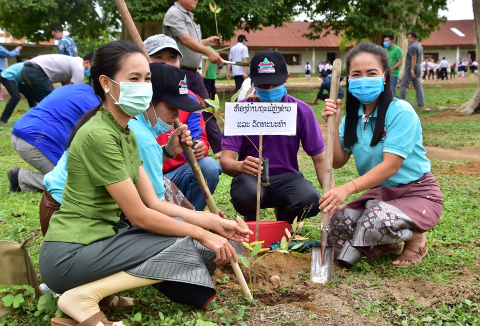 PlantingDay2.jpg